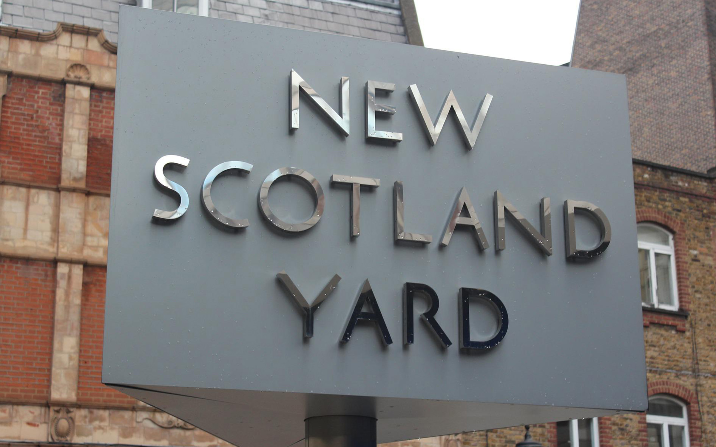 New Scotland Yard Signage - Case Study